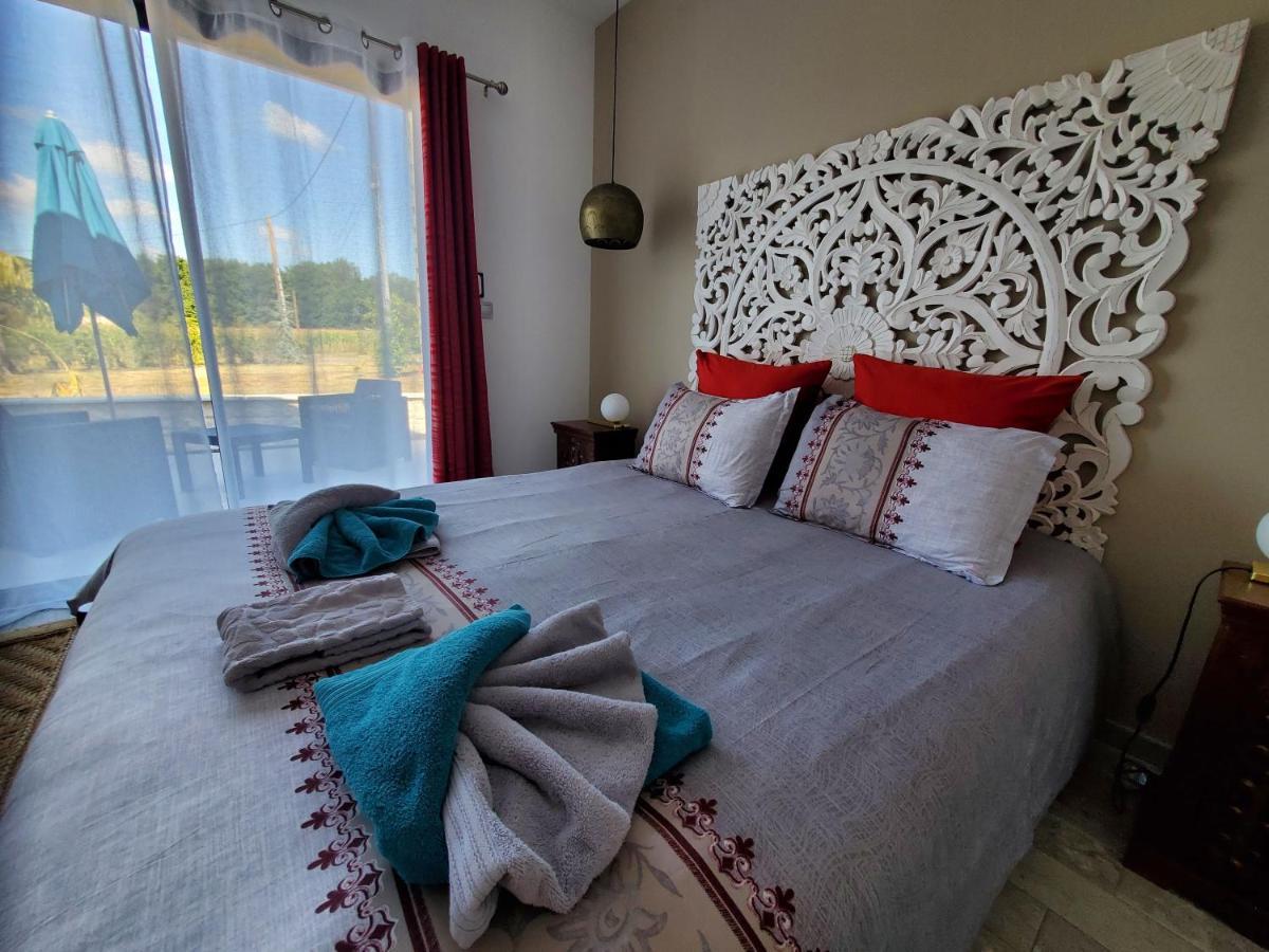 Les Cuves - Saintes Bed and Breakfast Chaniers Eksteriør billede